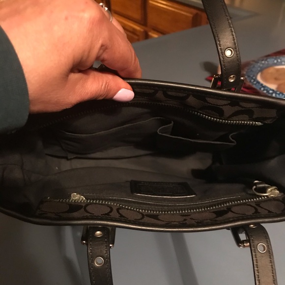 Coach purse in very good condition dark brown - Picture 2 of 4